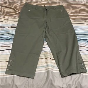 Khaki Green Capri pants